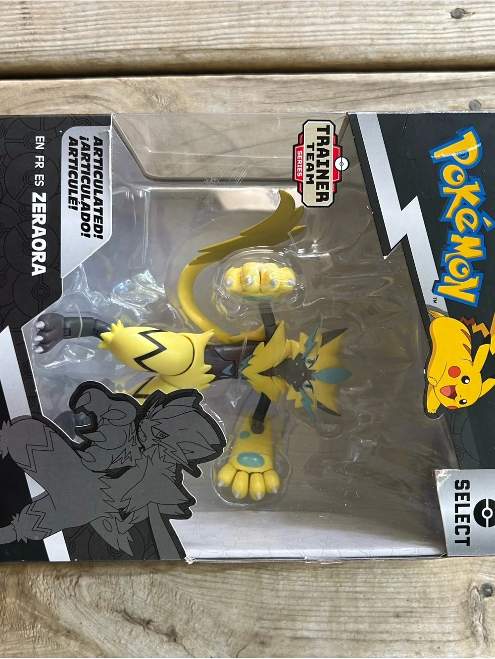 Pokémon Select Trainer Team Zeraora Figure - Yellow & Black